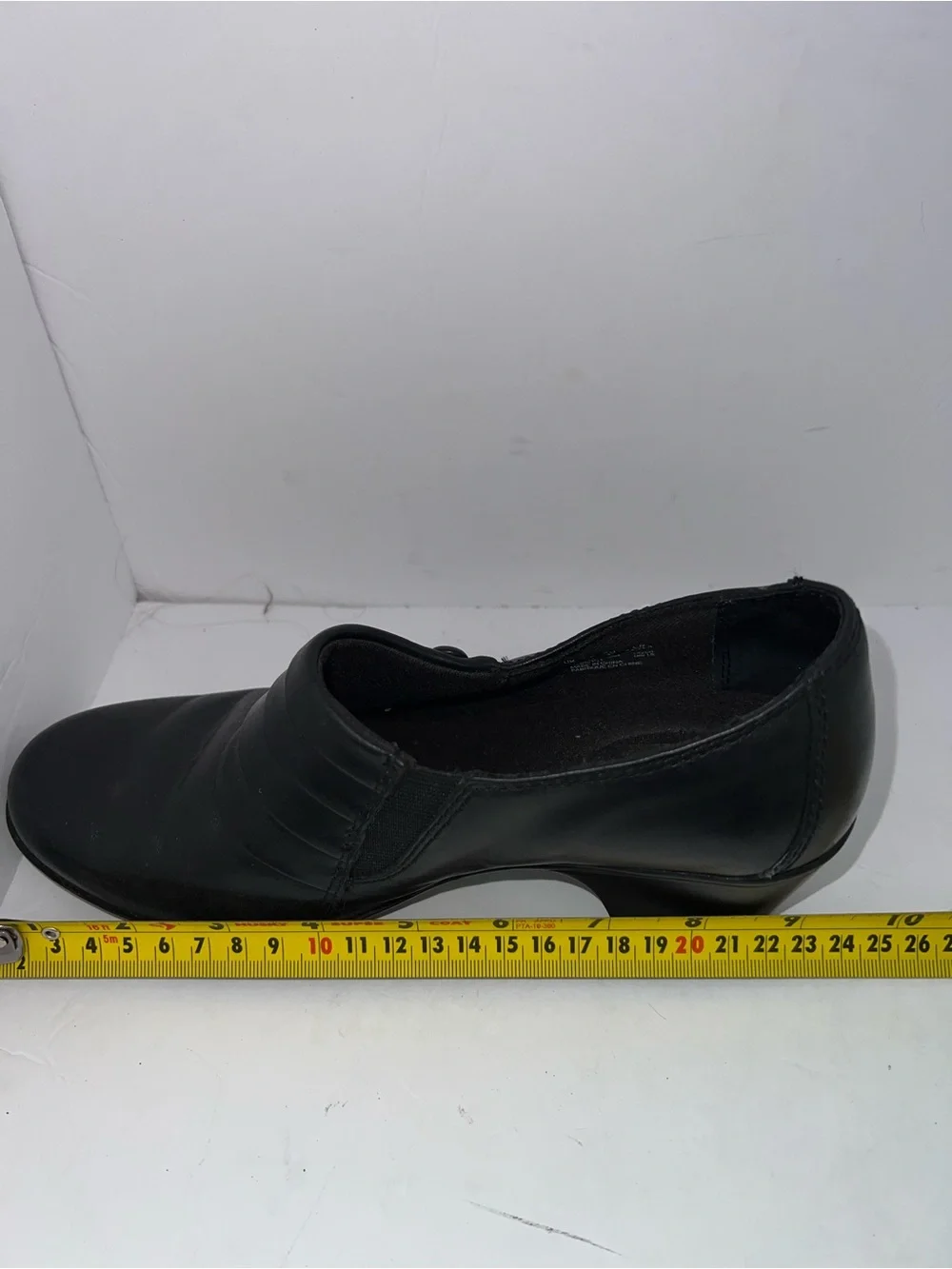 Clarks Collection Black Leather Slip-On Heels – Women’s 6.5